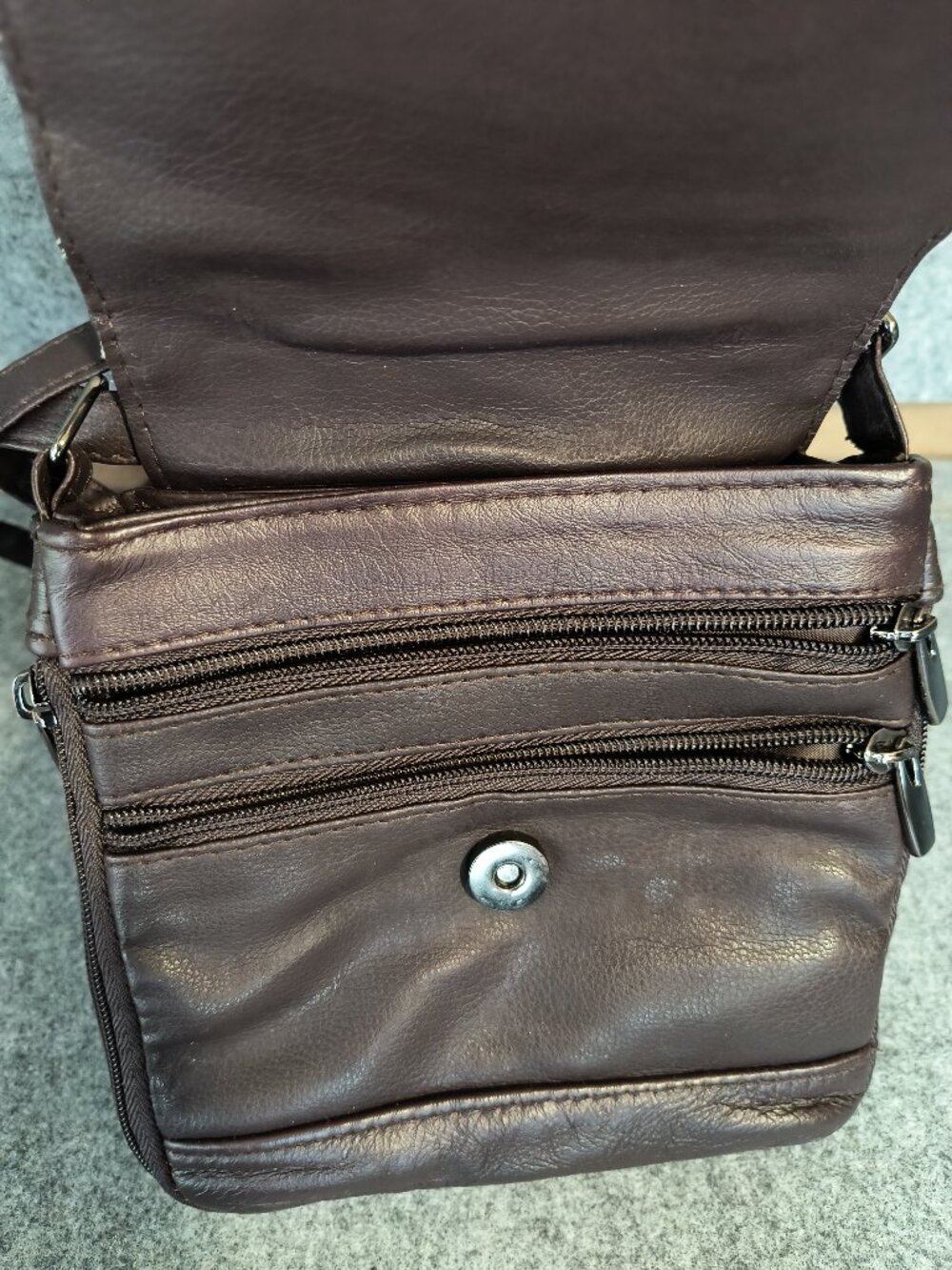 Brown Leather Organizer Crossbody Bag Multi Zip Travel Purse Adjustable Strap - Picture 5 of 6